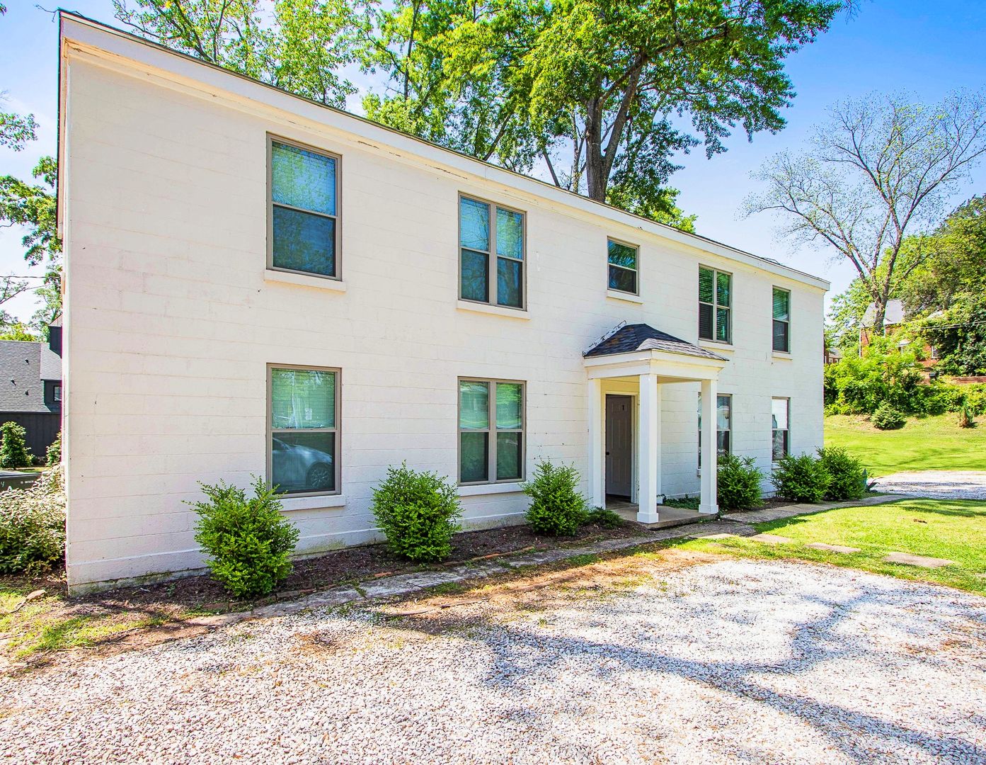 Auburn House: 350 E. Magnolia Ave Unit #4