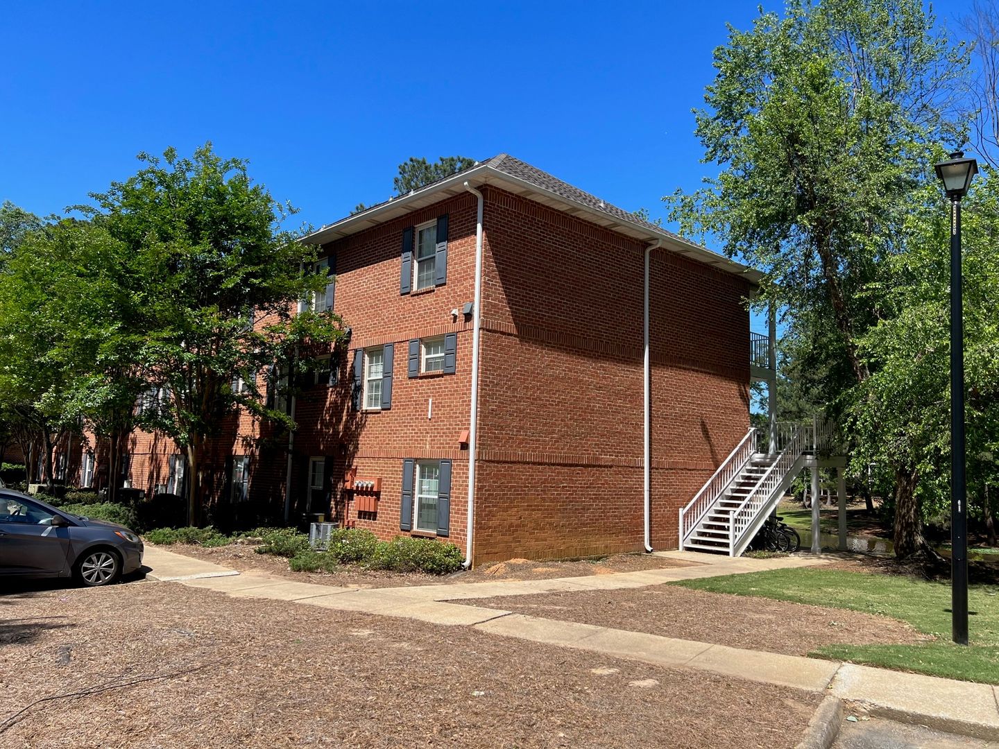Auburn House: 162 East University Dr Unit I 105