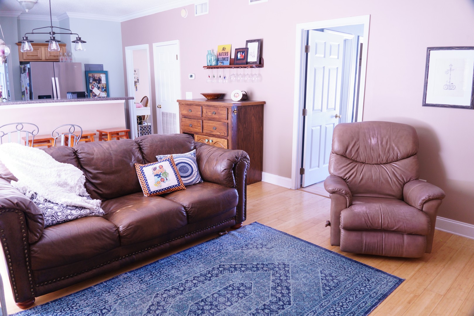 Auburn House: 634 W. Glenn Ave Unit 301