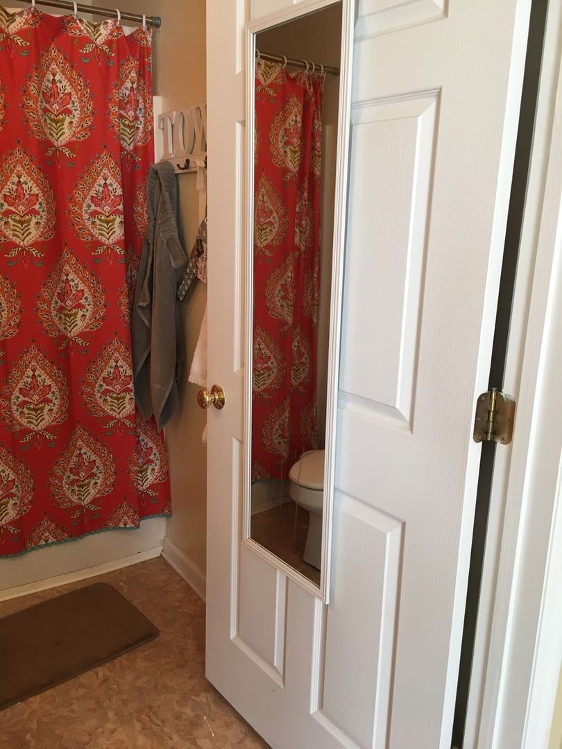 Auburn House: 1114 S. College St Unit 8-102