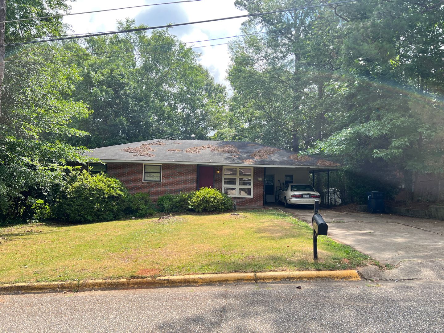 Auburn House: 570 Hudson Terrace