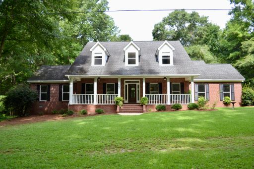 Rare Find: 5-Acre Retreat For Rent in Prime Auburn Location – photo 1