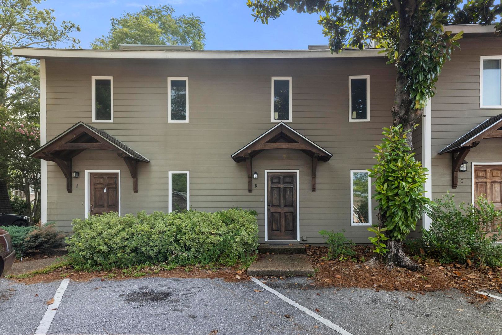 Auburn House: 210 N Ross St. Unit B