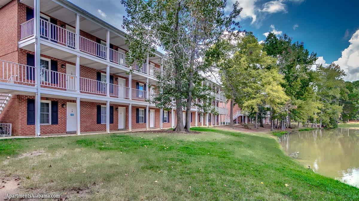 Auburn House: 144 E. University Dr Unit A 208