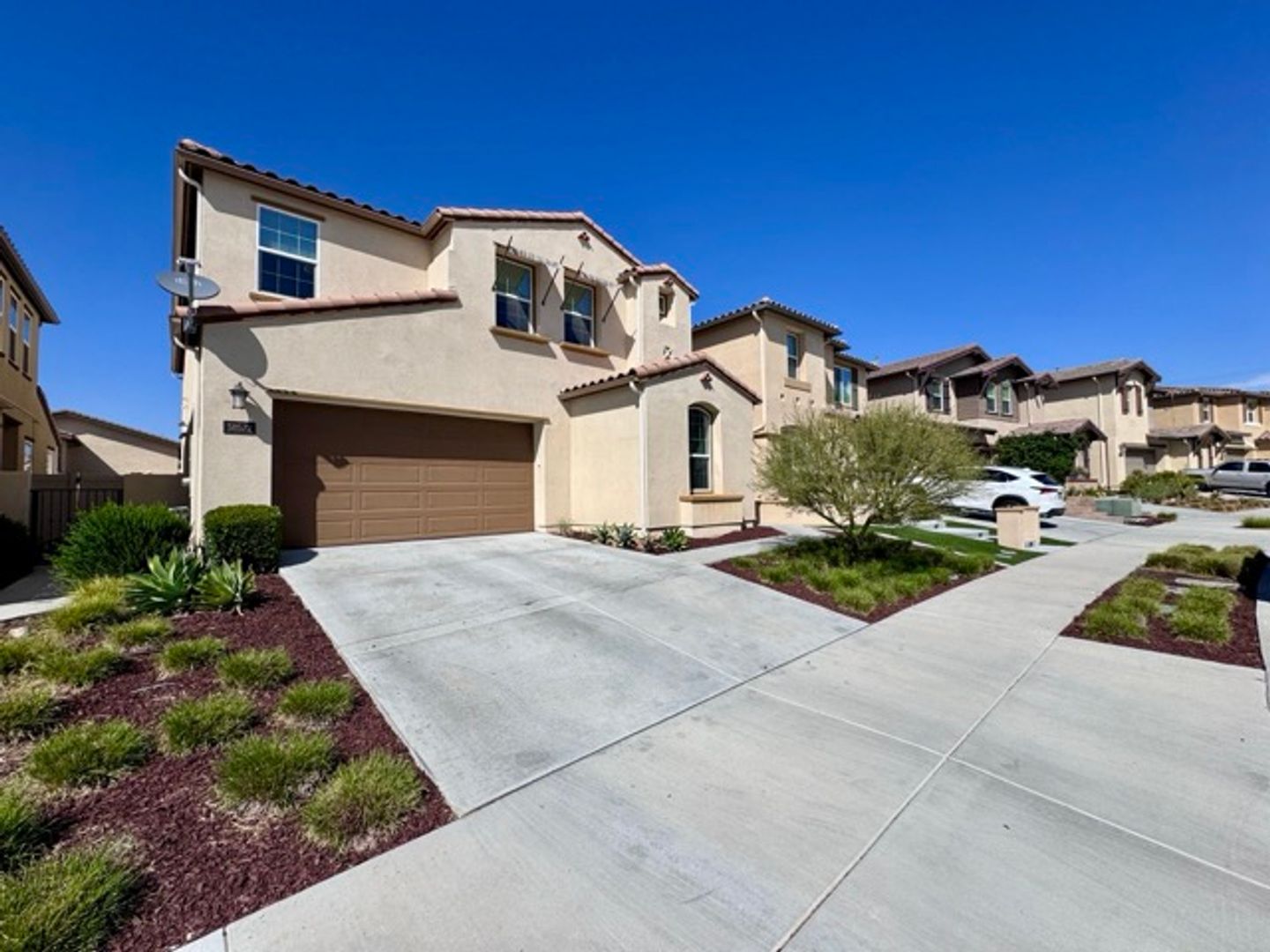 Murrieta House: 38572 Rosegate Pl