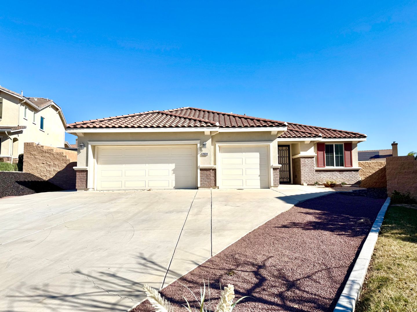 Menifee House: 28694 Argo Dr
