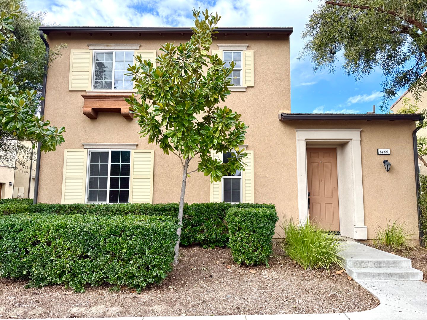 Murrieta House: 37390 Paseo Violeta