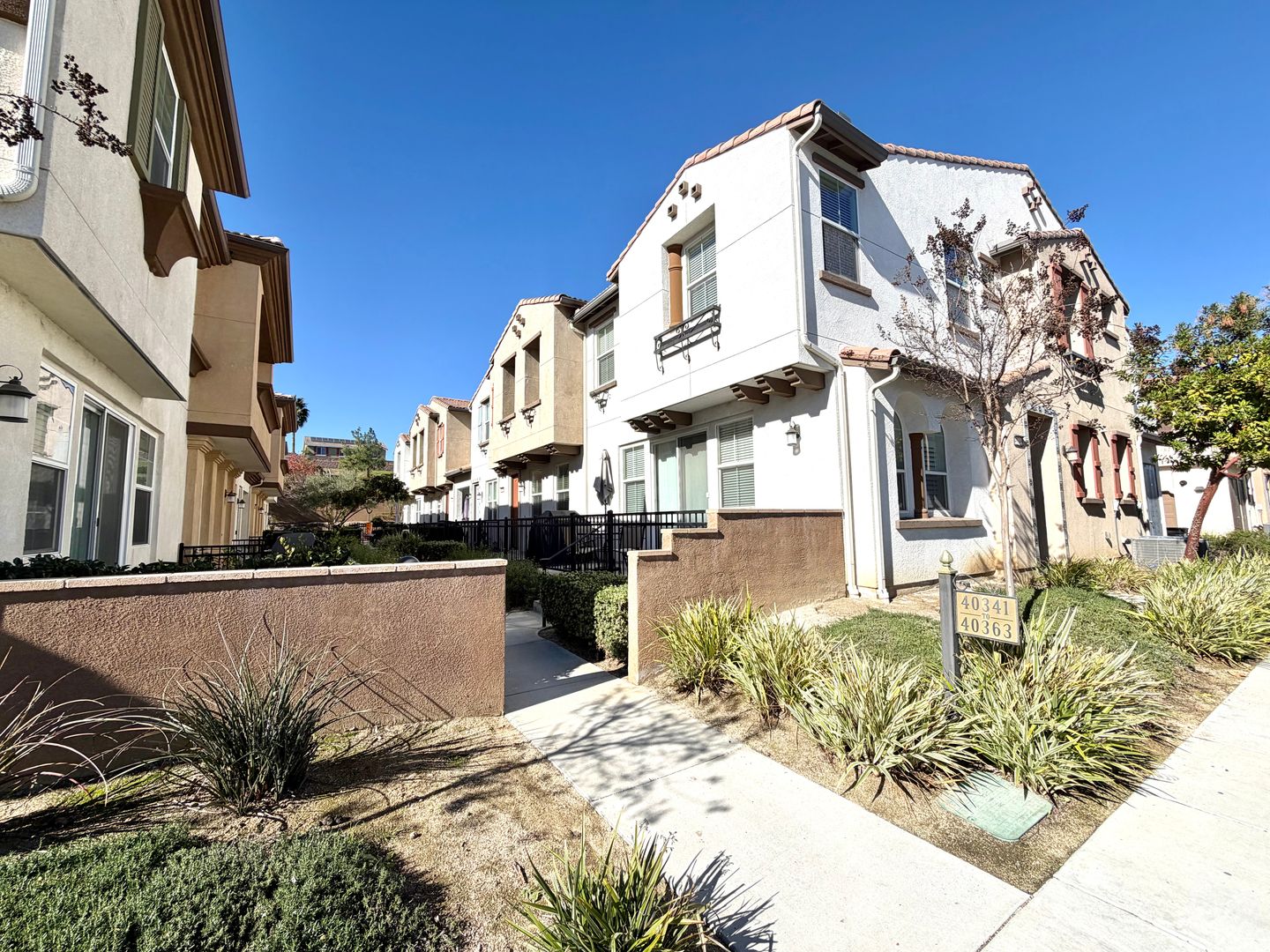 Murrieta House: 40347 Calle Real