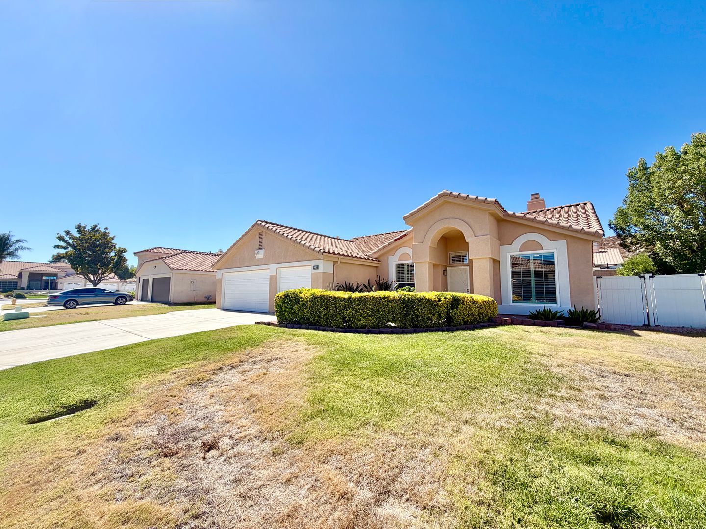 Hemet House: 983 Sarazen St