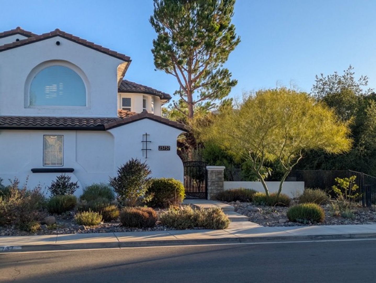 Murrieta House: 23737 Hayes Ave