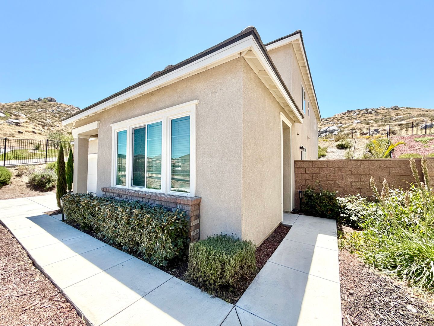Winchester House: 30411 Ridgecrest Rd