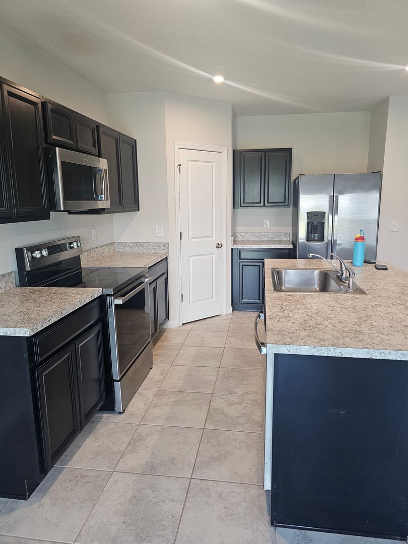 Davenport House: 264 Fiddlewood Ct