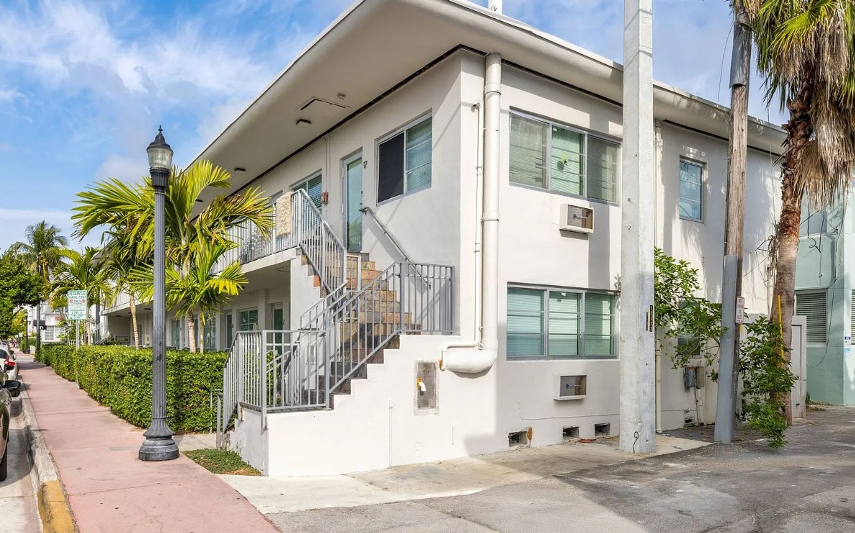 Miami Beach Apartment: 1101 Euclid Ave