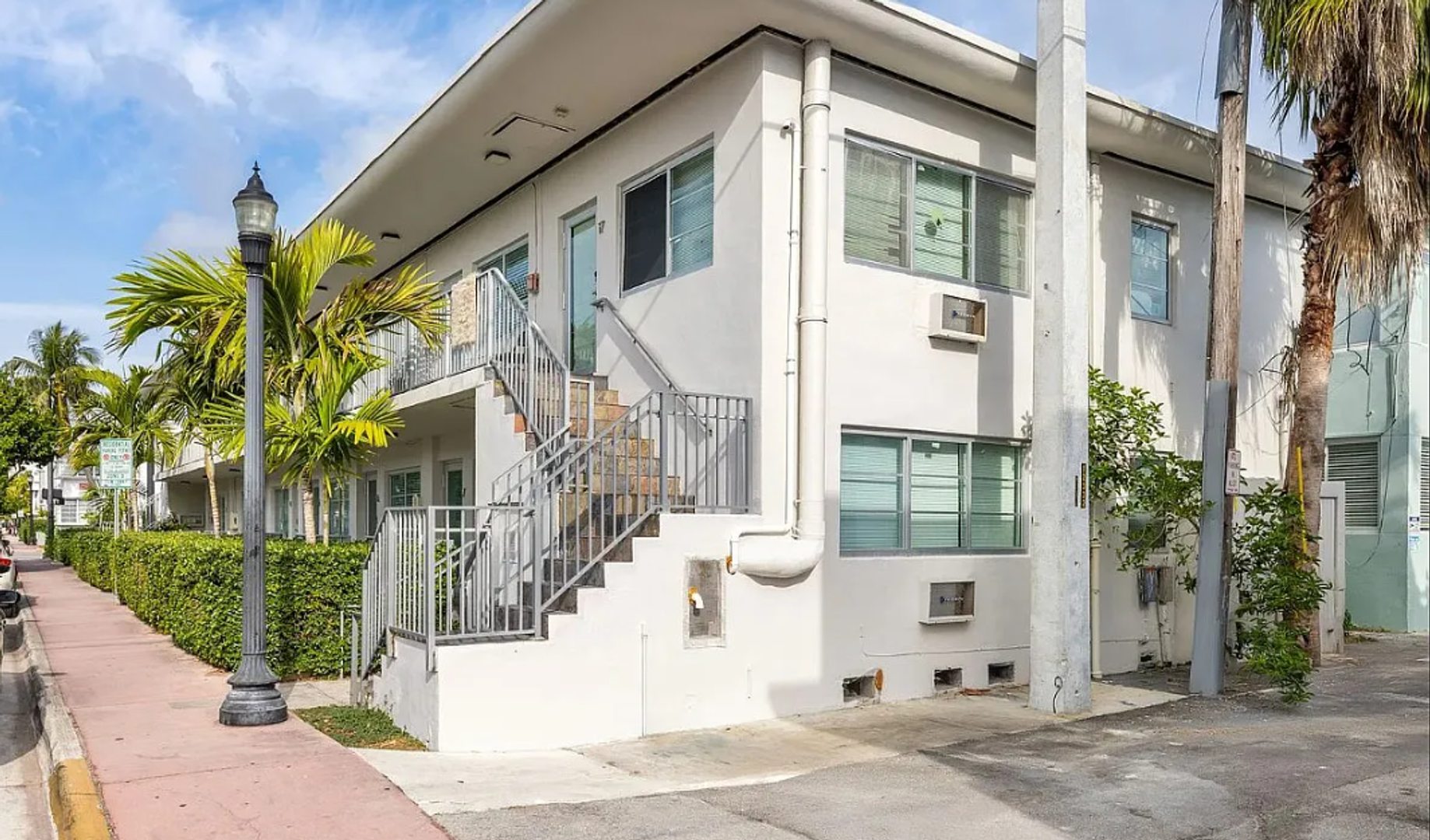 Miami Beach Apartment: 1101 Euclid Ave