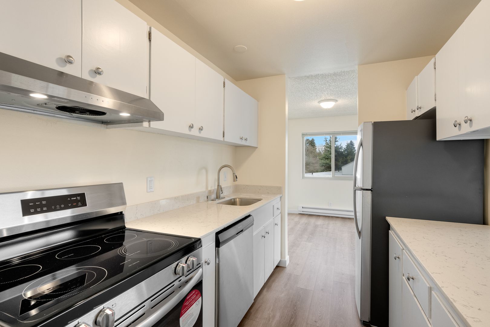 Seattle Apartment: 3119 & 3201 W Commodore Way