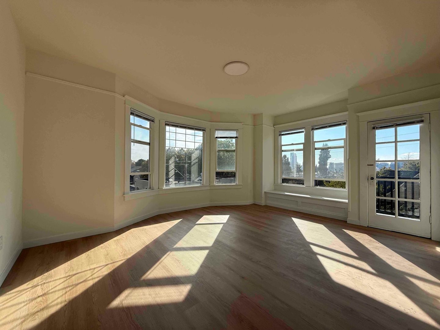 Seattle Apartment: 1616 E Howell Street