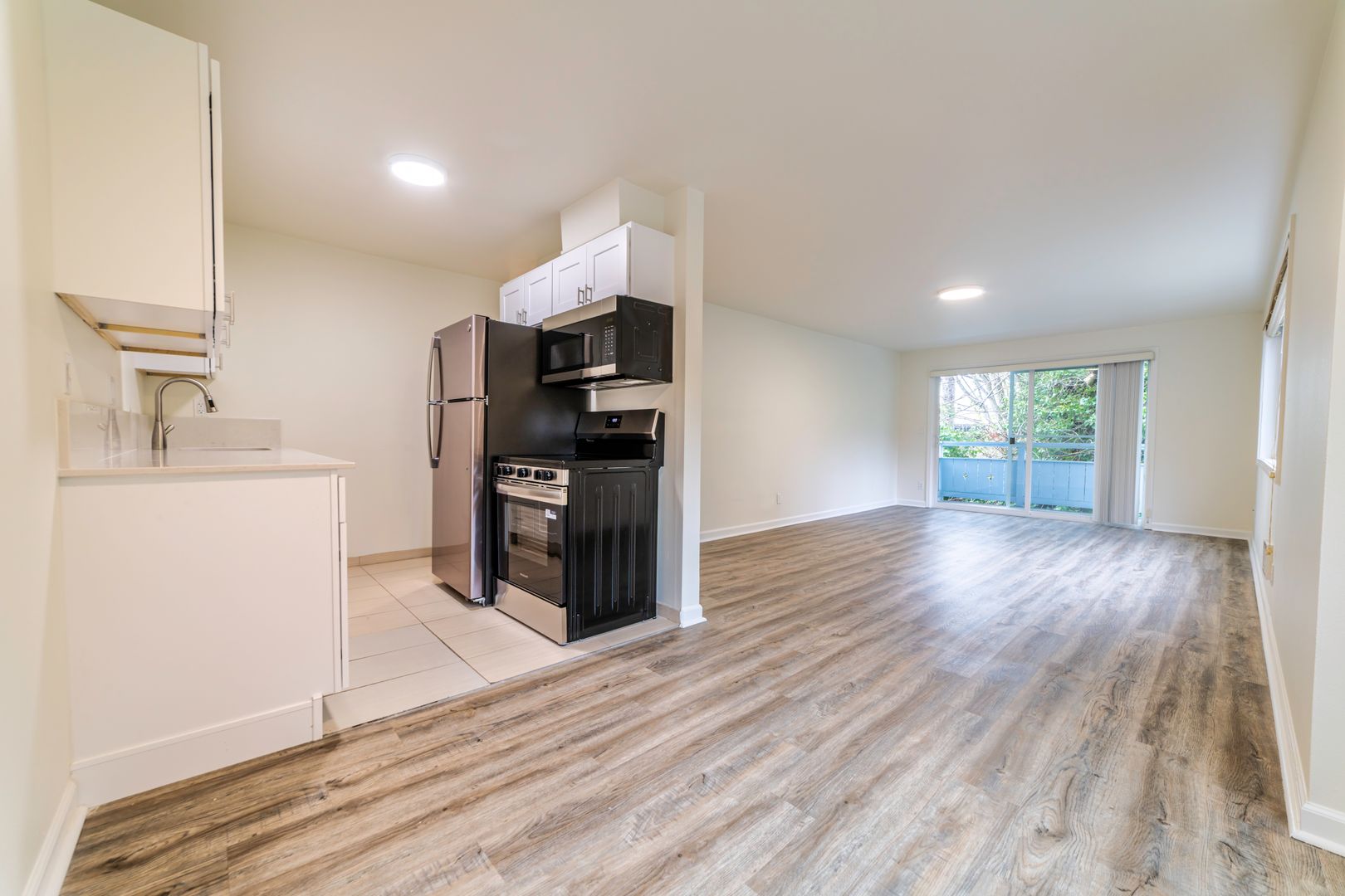Seattle Apartment: 7060 Lincoln Park Way SW