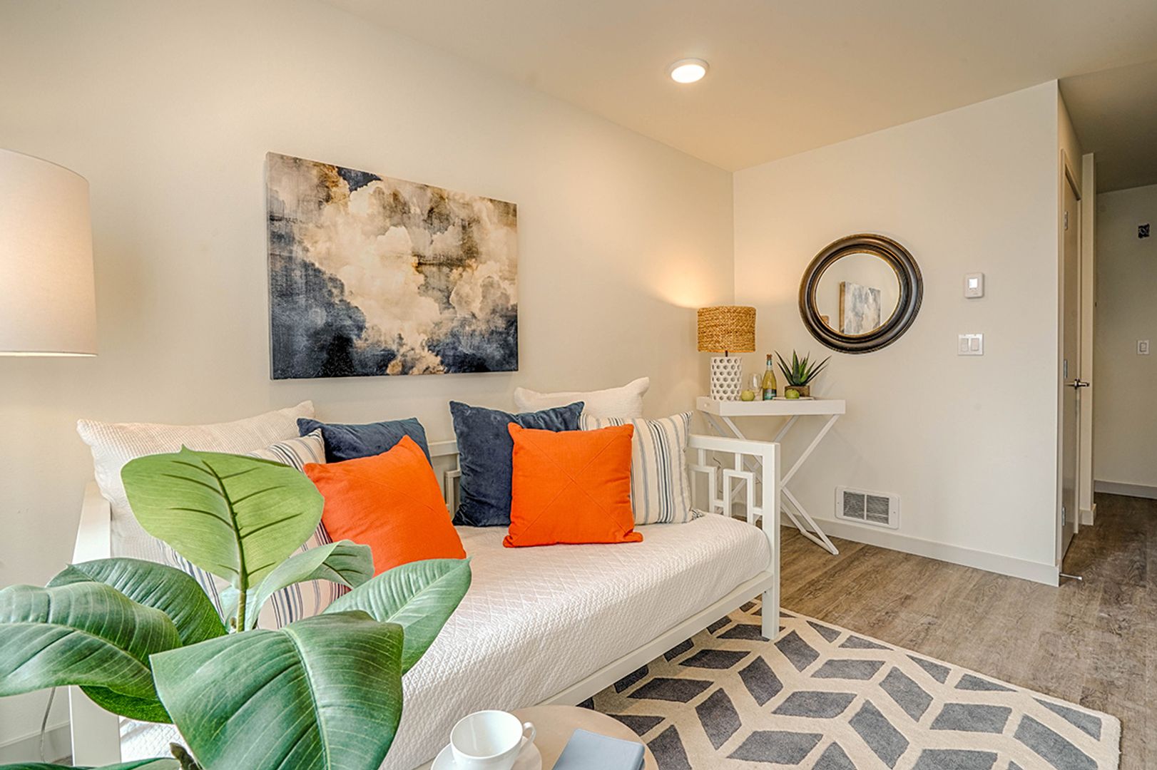 Seattle Apartment: 6404 9th Ave NE