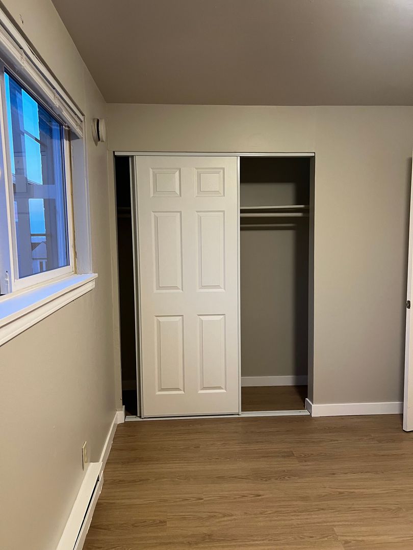 Seattle Apartment: 119 19th Ave