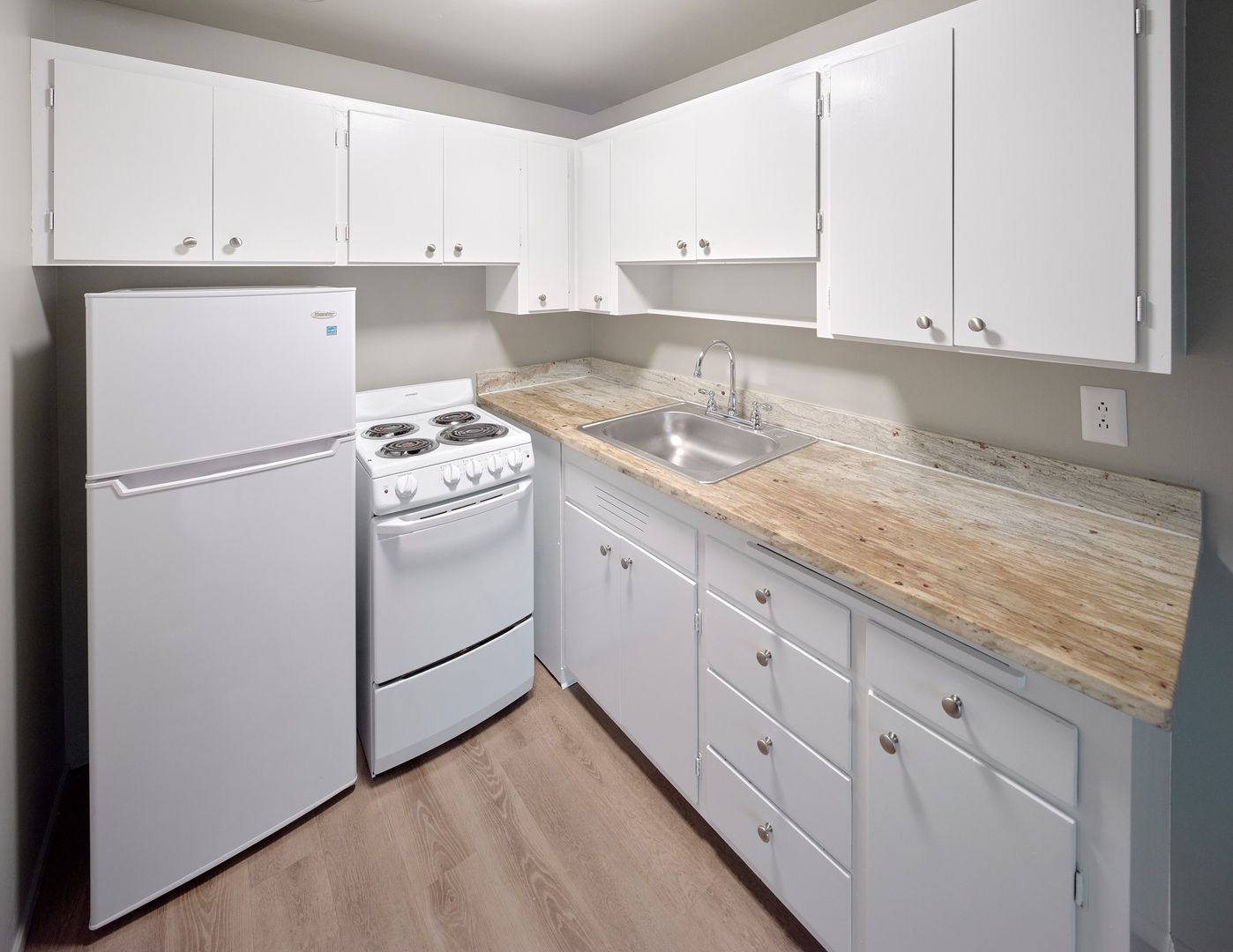 Seattle Apartment: 12315 28th Ave NE