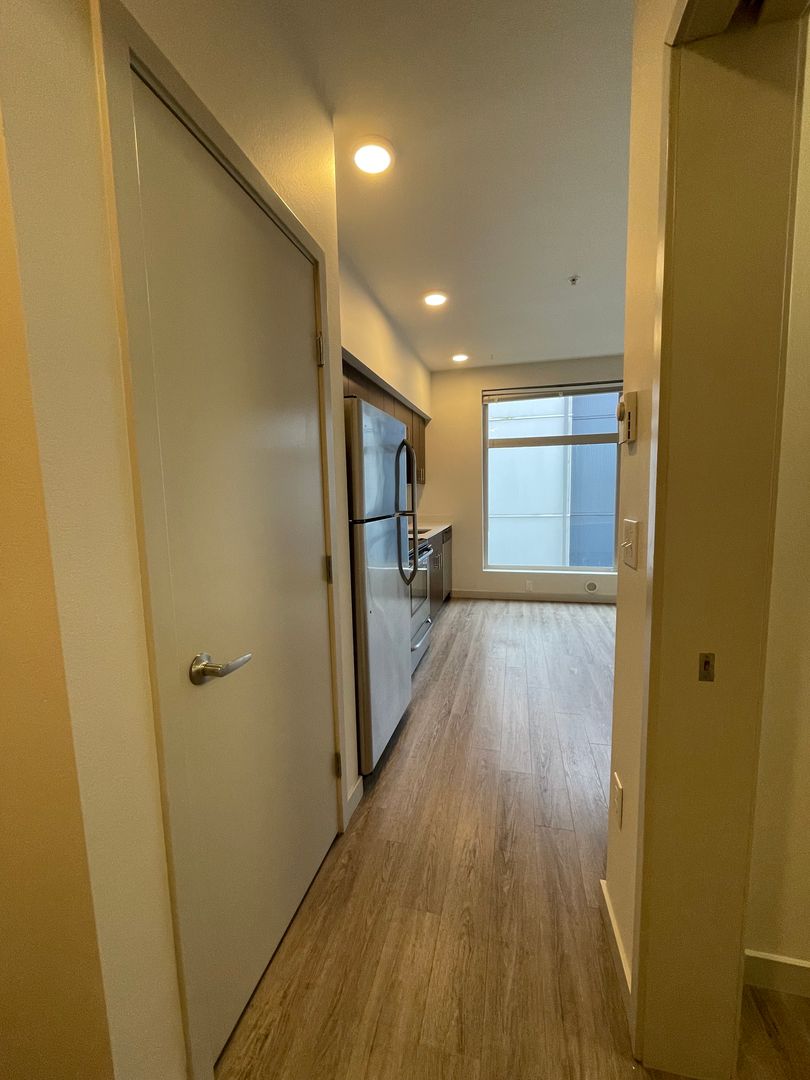 Seattle Apartment: 1113 E. John St.