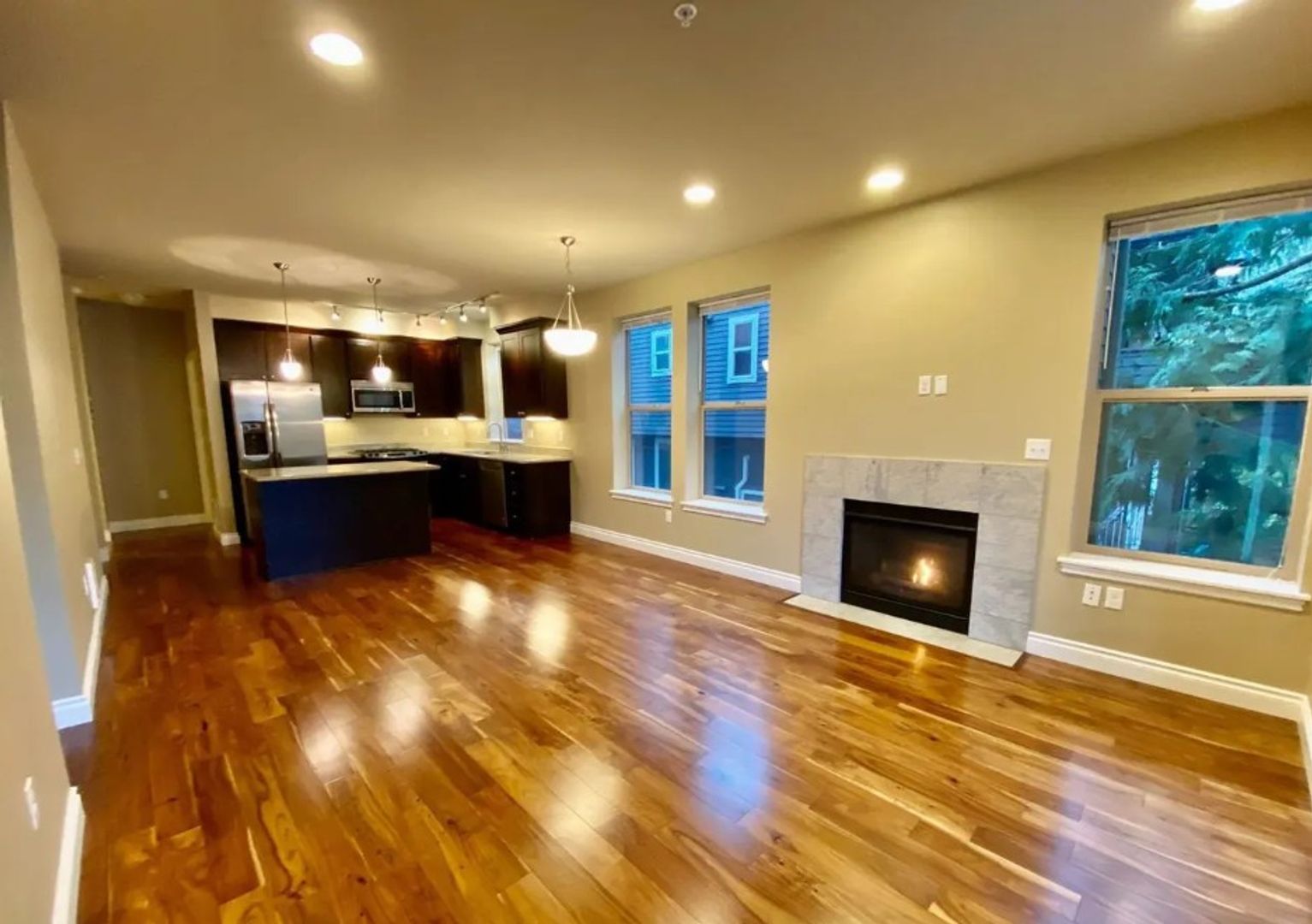 Seattle Apartment: 1811 17th Ave