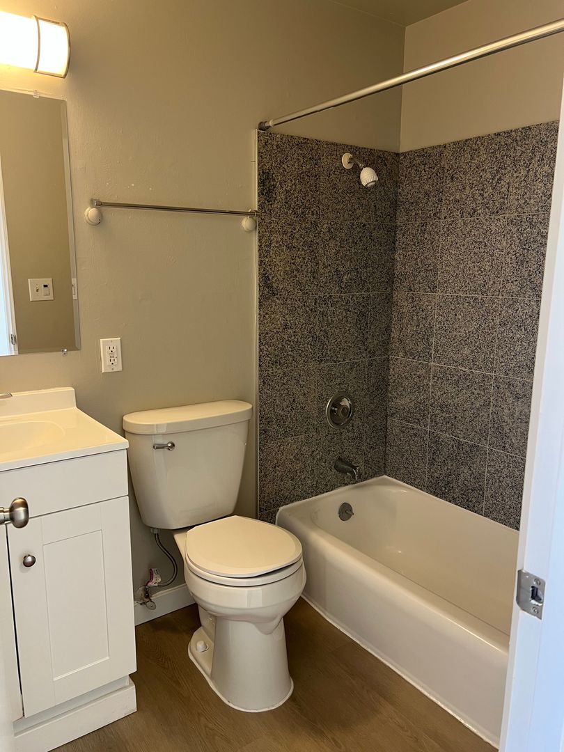 Seattle Apartment: 119 19th Ave