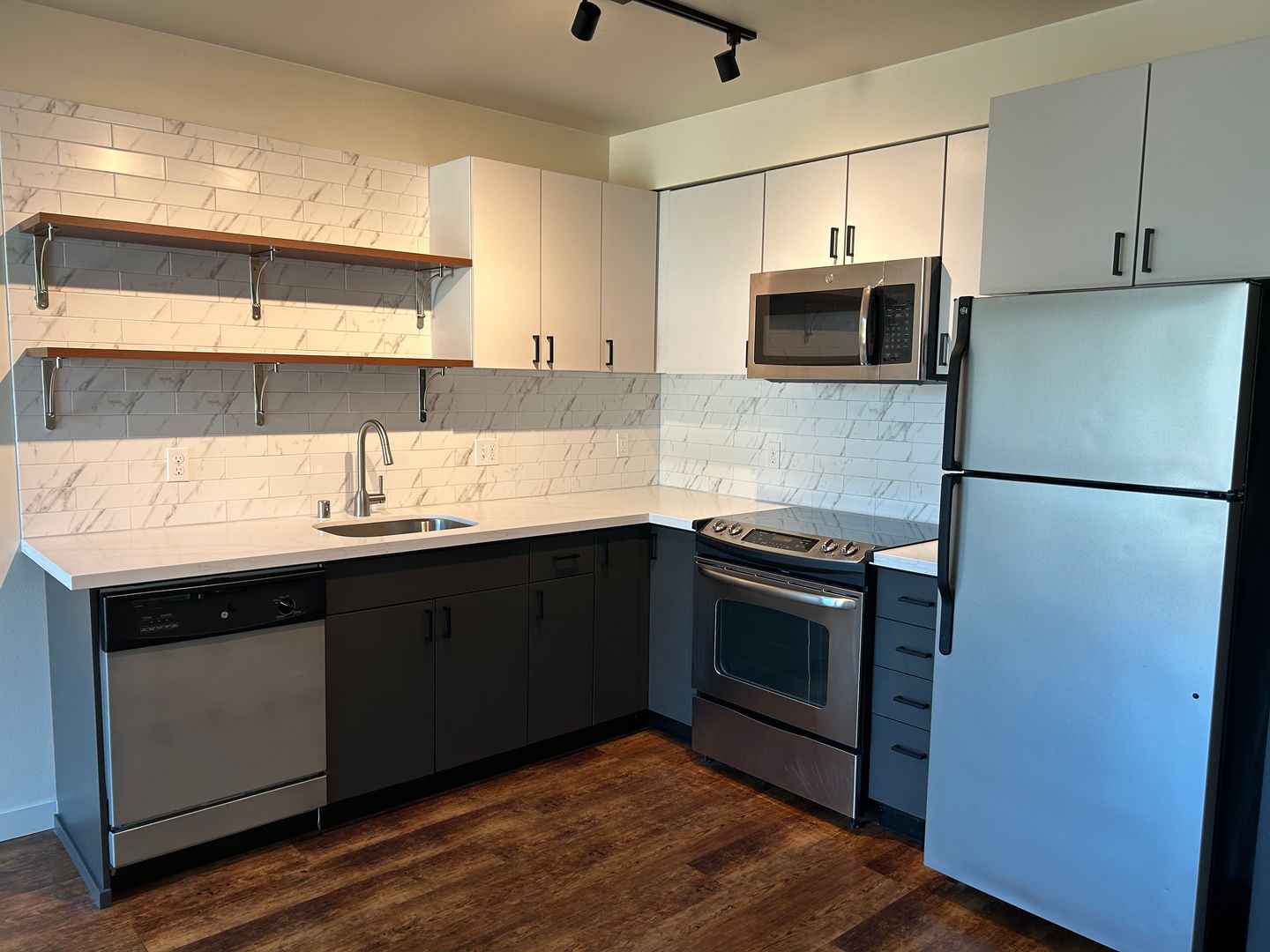 Seattle Apartment: 4111 Stone Way N