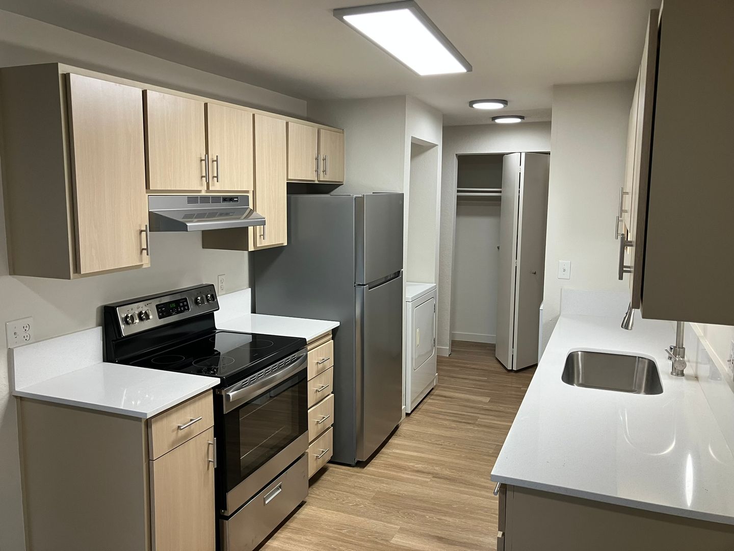 Bellevue Apartment: 4160 124th AVE SE