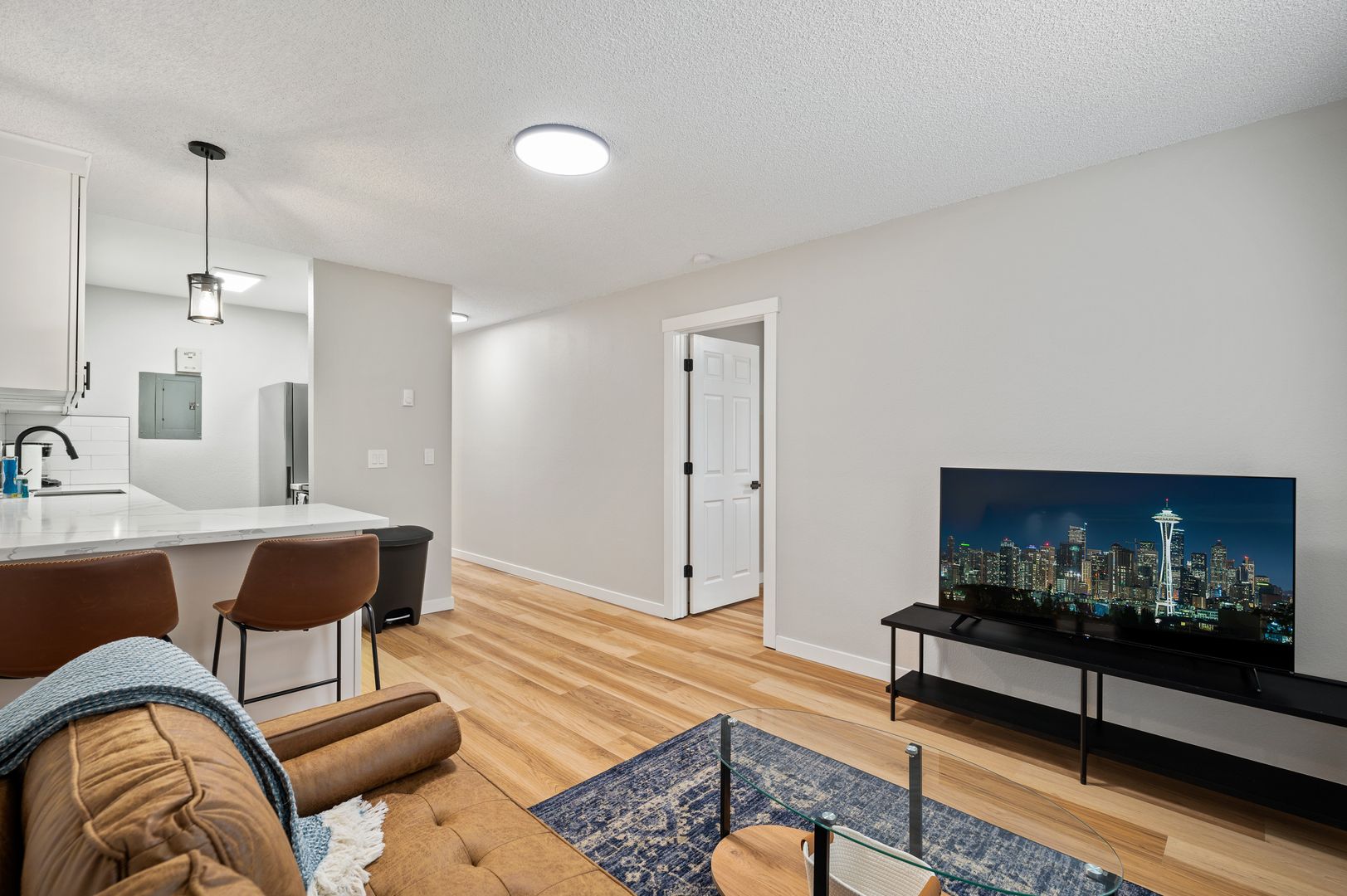 Seattle Apartment: 2021 NW 58th Street