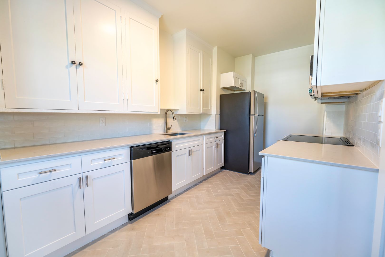 Seattle Apartment: 615 Bellevue Ave E