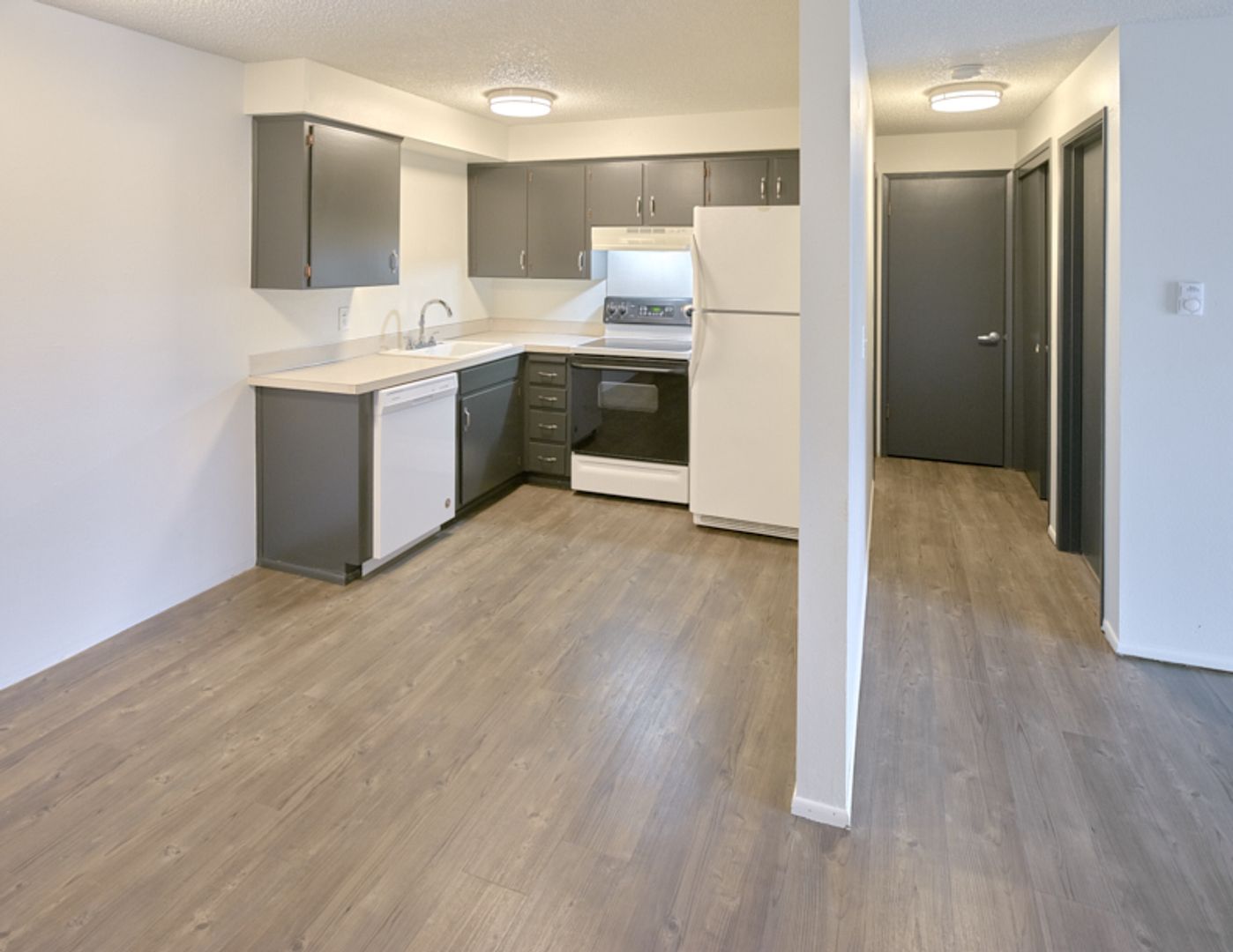 Everett Apartment: 4807 Vesper Drive