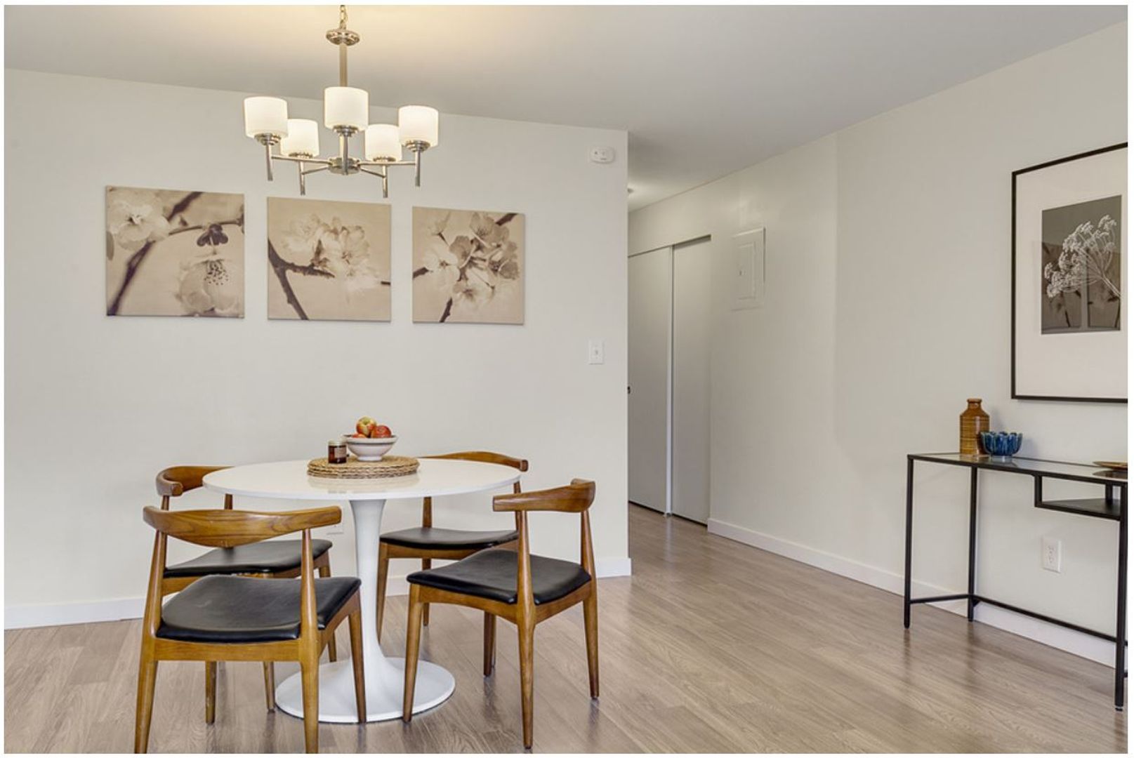 Seattle Apartment: 411 W Republican ST