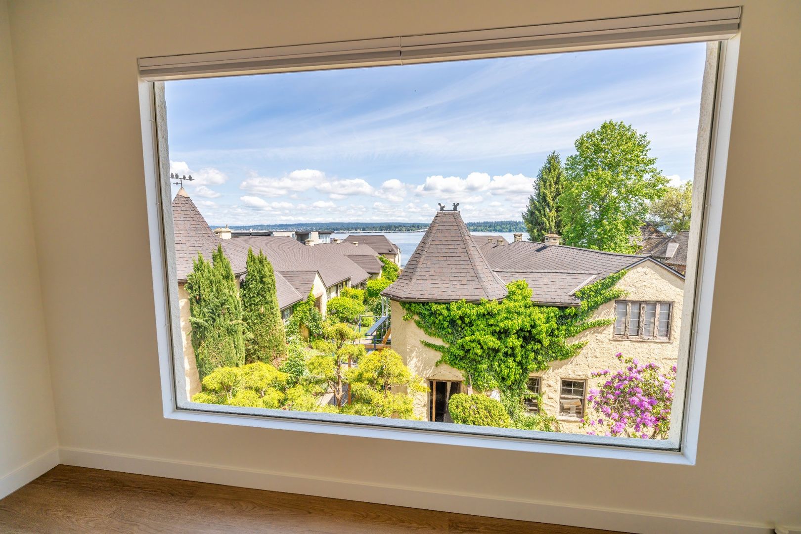 Seattle Apartment: 2012 43rd Ave E