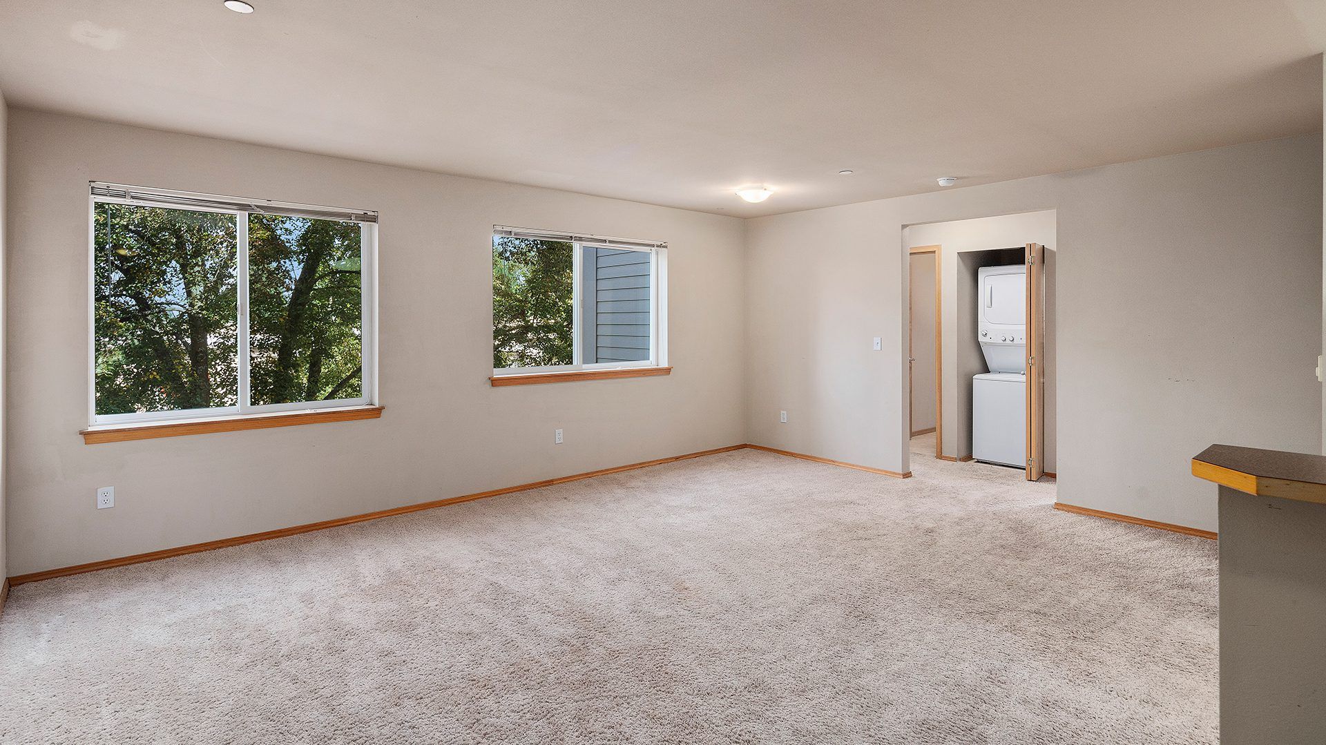 Seattle Apartment: 12317 15th Ave NE
