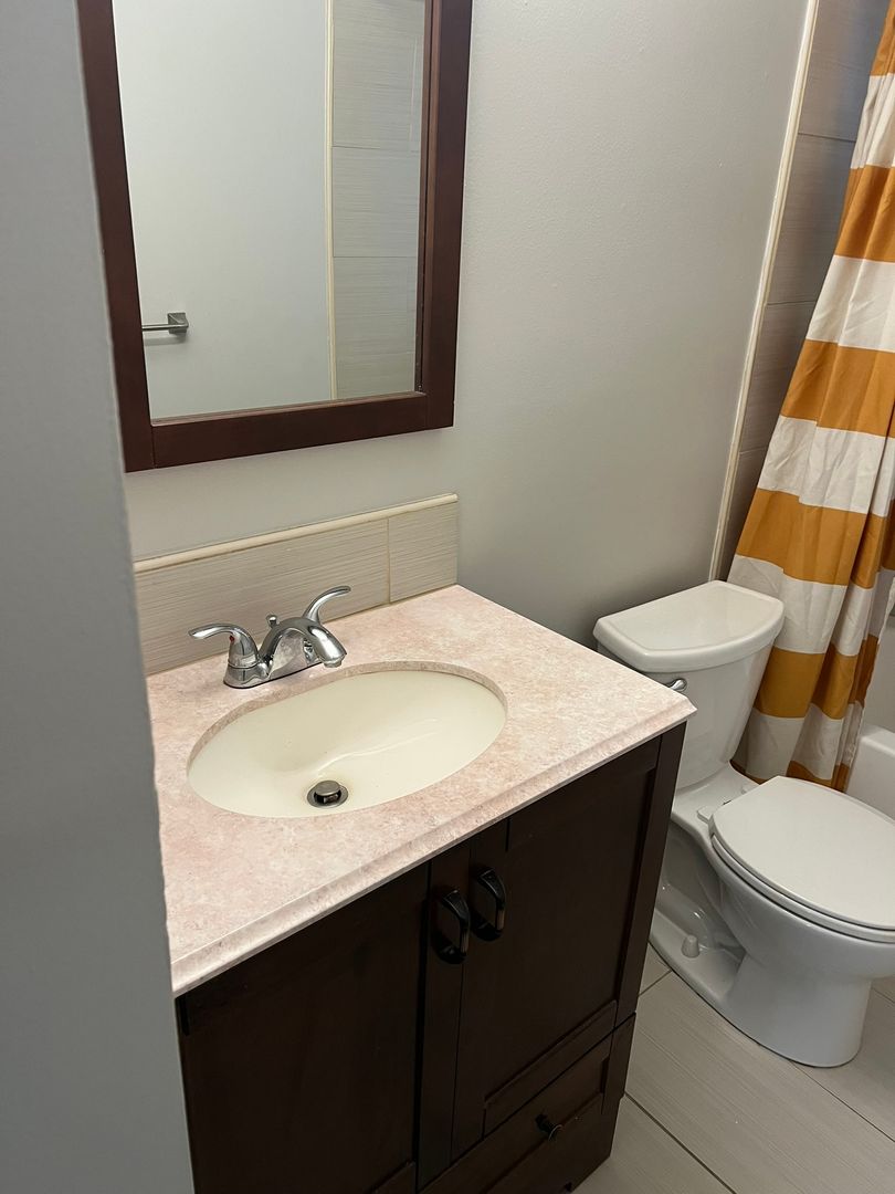 Seattle Apartment: 4821 Fauntleroy Way SW