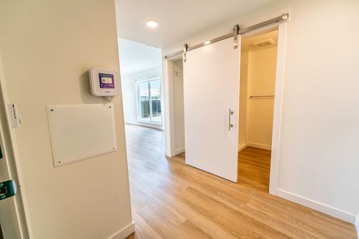 Special: 6 weeks free! Fremont studio, modern city living – photo 1