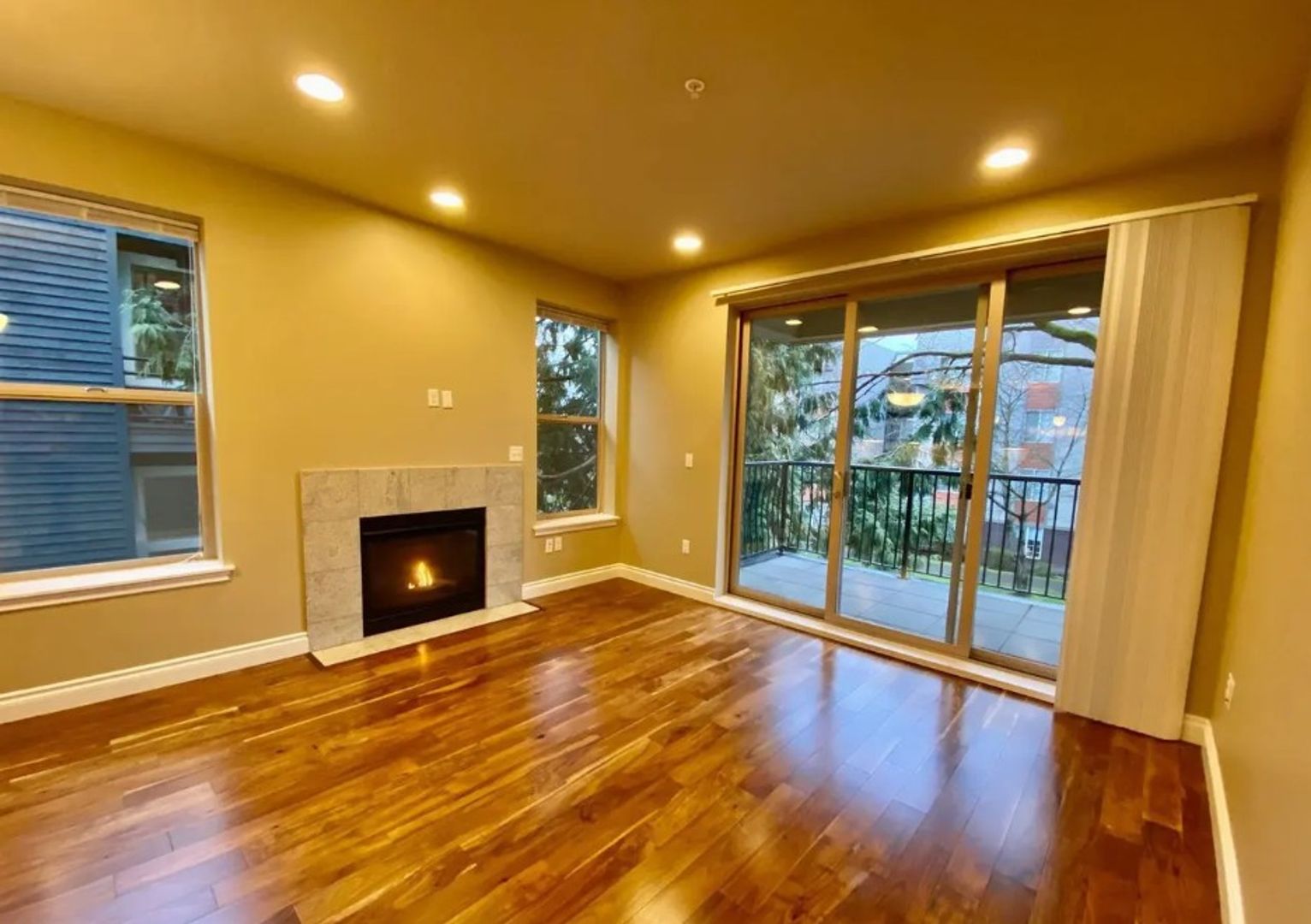 Seattle Apartment: 1811 17th Ave