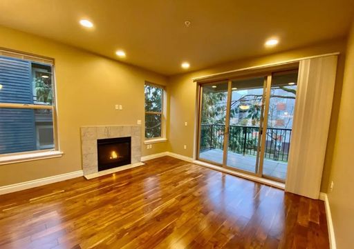One Month Free! Luxury Capitol Hill 2BR Flat | 2.5 Baths | Fireplace + W/D – photo 1
