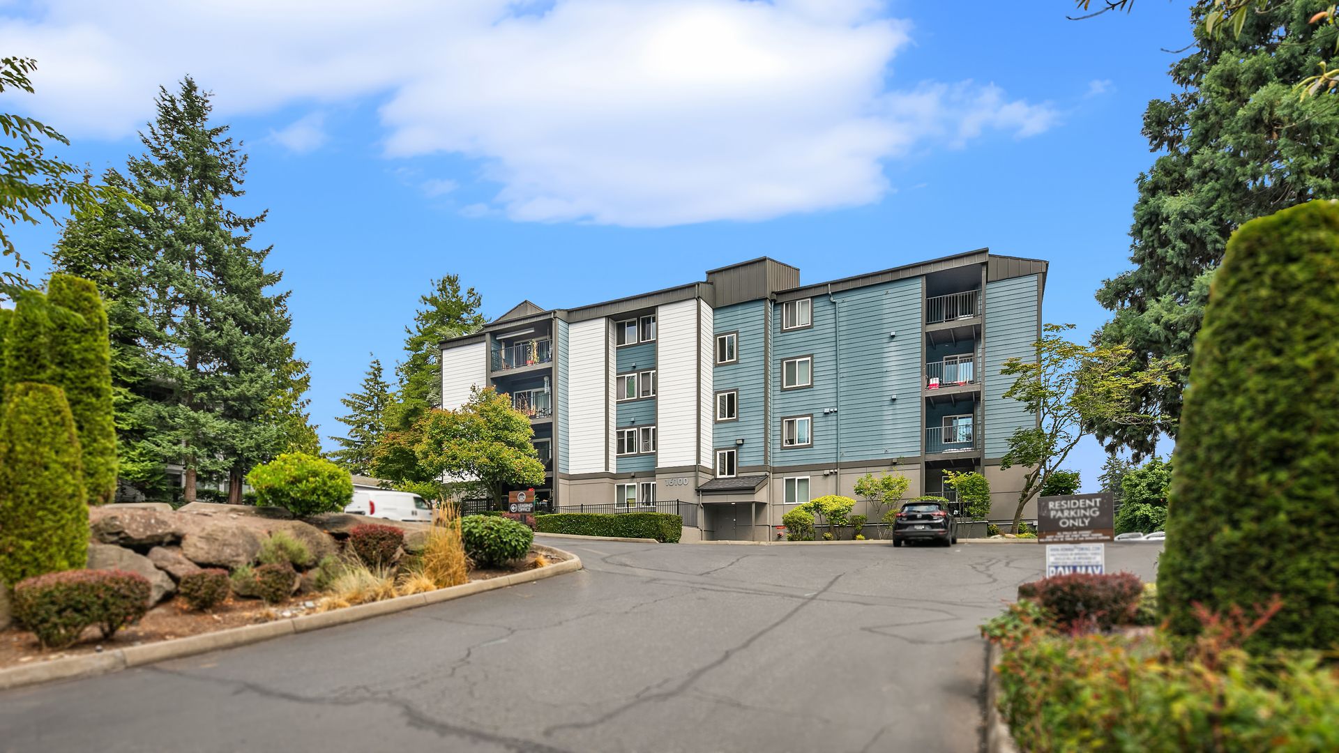 Shoreline Apartment: 16100 Linden Ave N