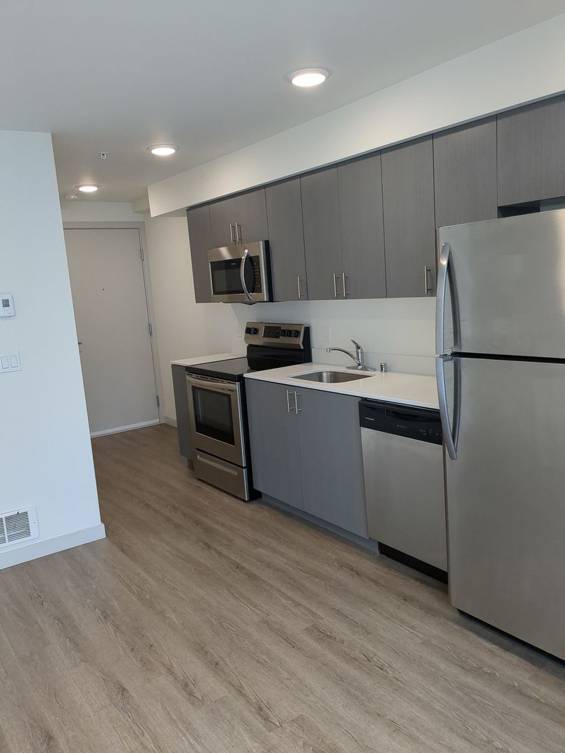 Seattle Apartment: 6404 9th Ave NE