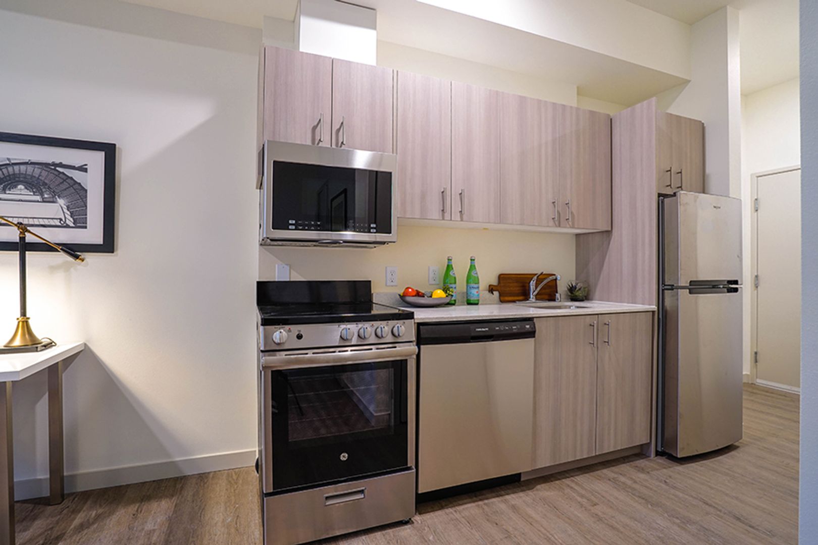 Seattle Apartment: 4025 Stone Way N