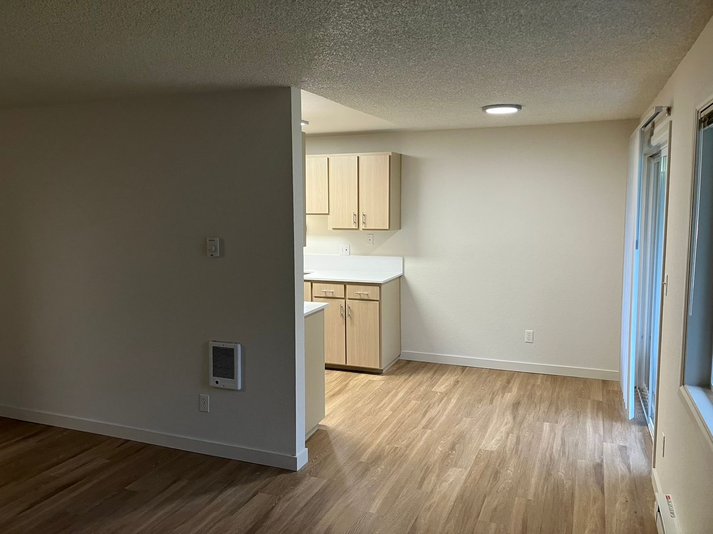 Bellevue Apartment: 4160 124th AVE SE