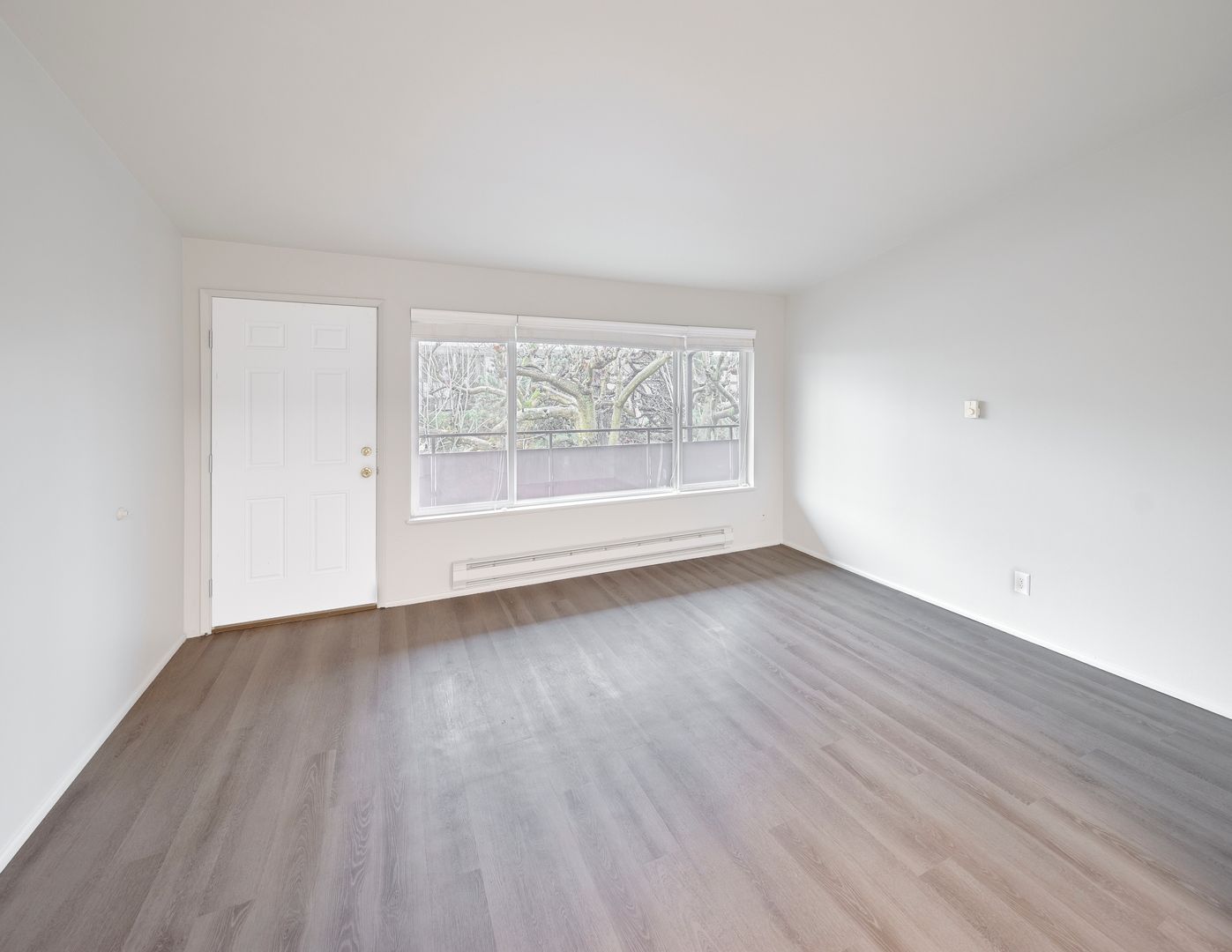 Seattle Apartment: 12315 28th Ave NE