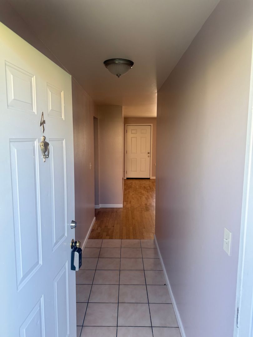 Issaquah Apartment: 55 1st Ave NW