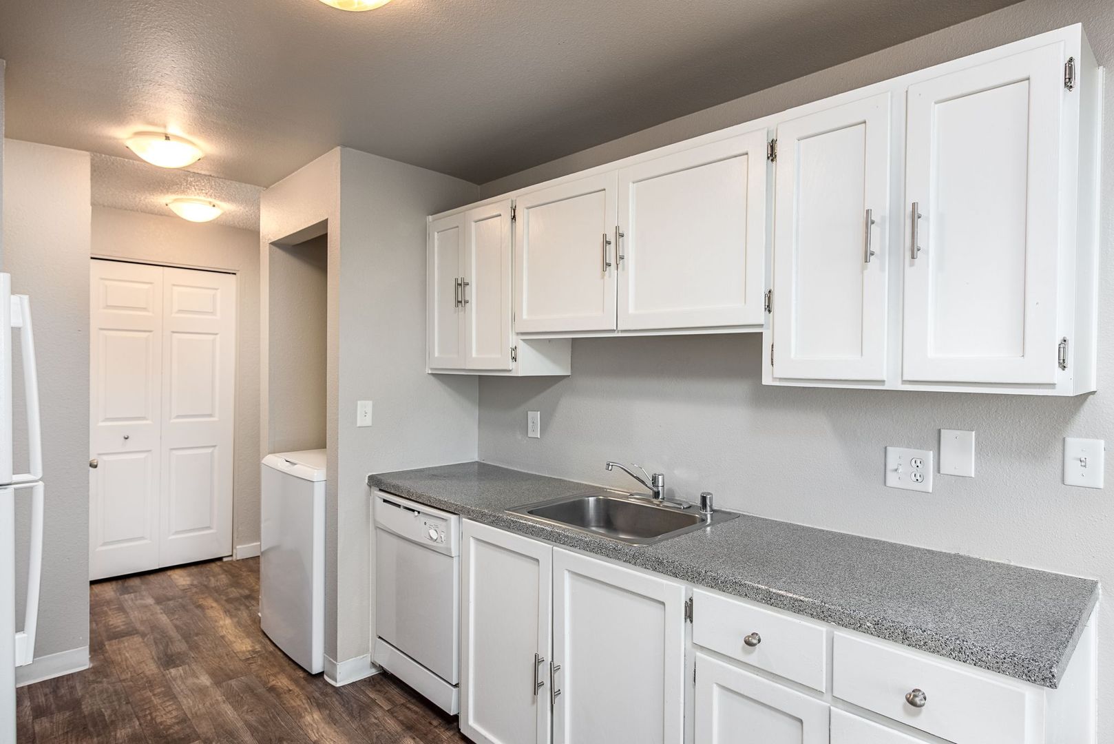 Bellevue Apartment: 4160 124th AVE SE