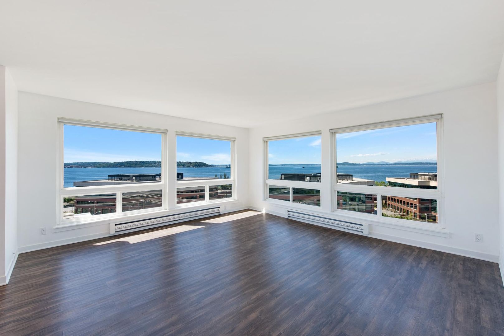 Seattle Apartment: 411 W Republican ST