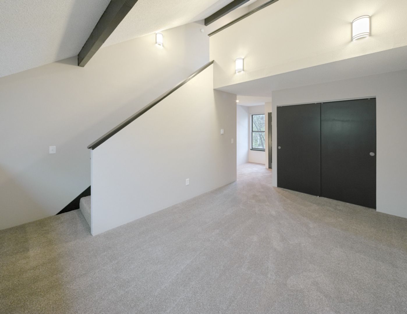 Tukwila Apartment: 4220 Southcenter Blvd