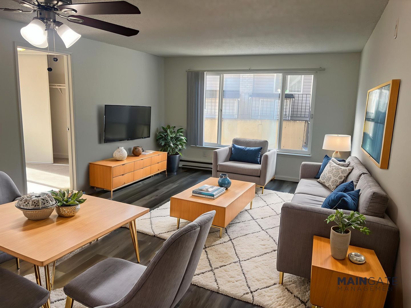 Seattle Apartment: 7415 5th Ave NE