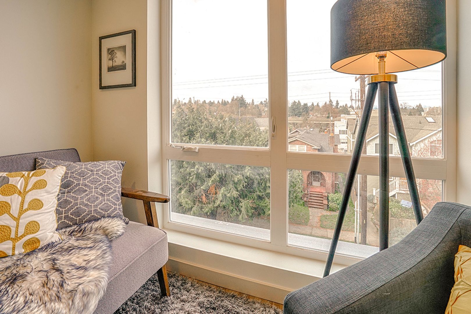 Seattle Apartment: 6404 9th Ave NE